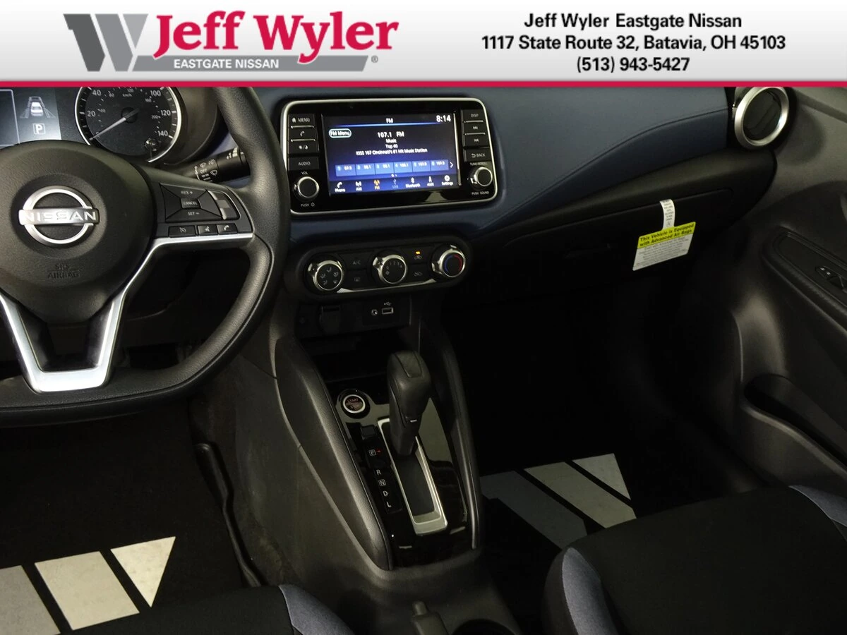 2025 Nissan Versa Sedan SV - Photo 7