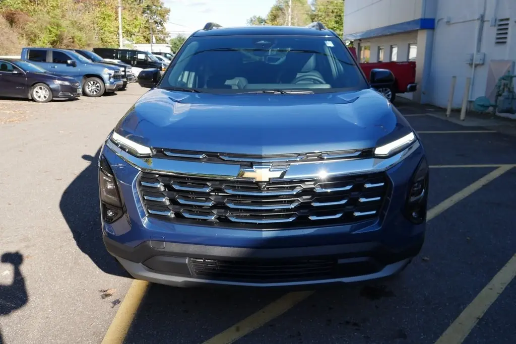 2026 Chevrolet Equinox LT photo 3