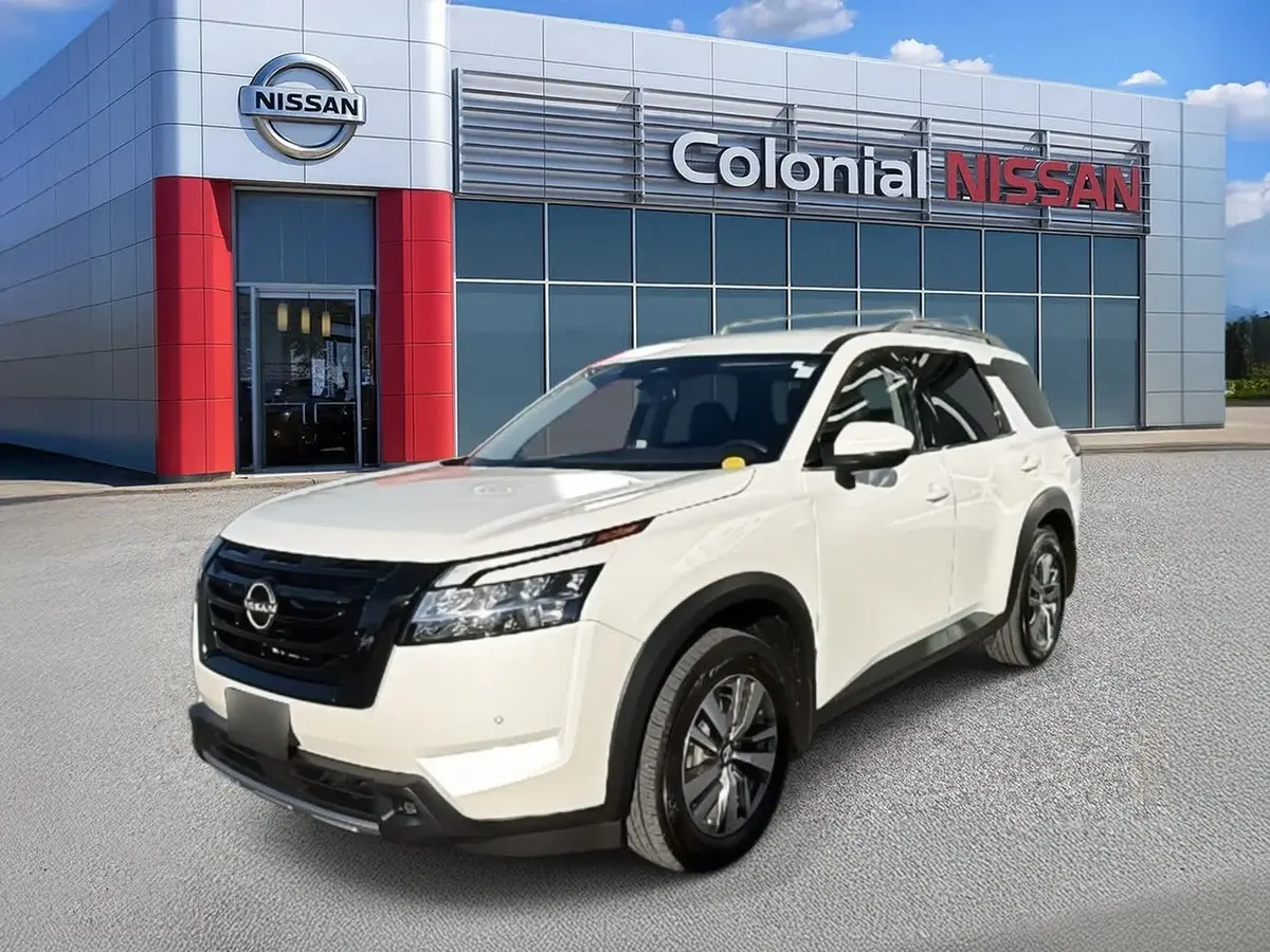 2022 Nissan Pathfinder SL's photo