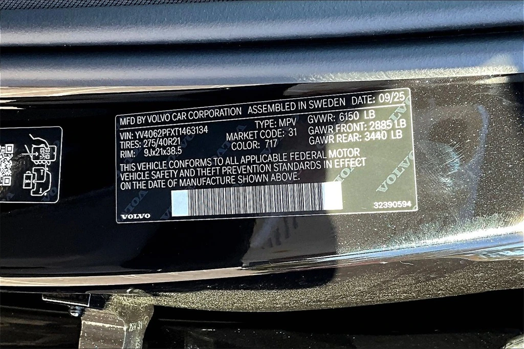 2026 Volvo - image 8