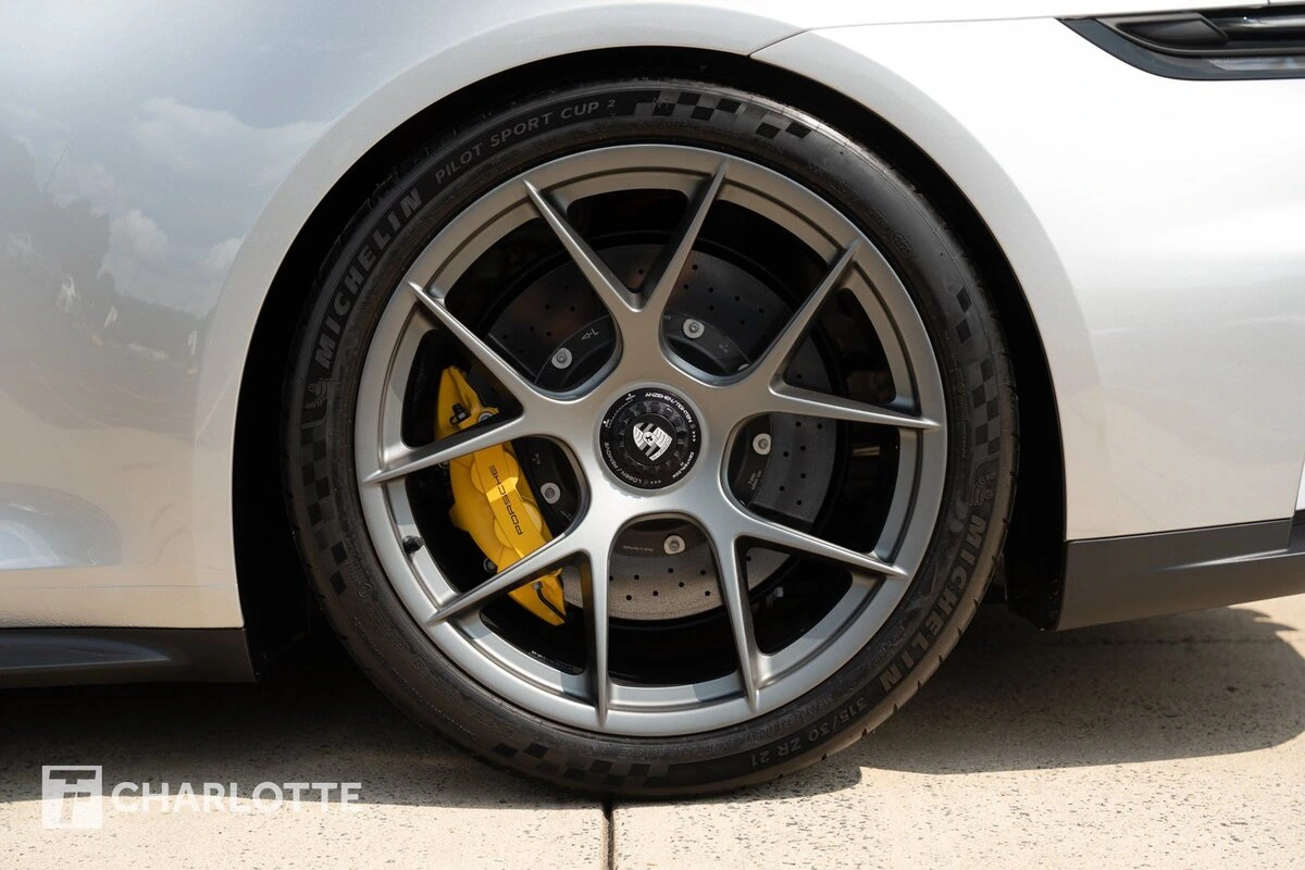 2026 Porsche 911 GT3 Touring Package - Photo 12