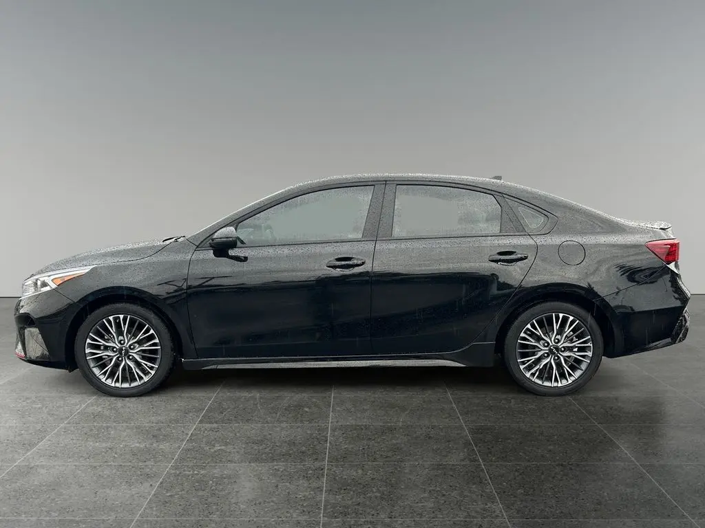 2024 Kia Forte GT-Line photo 4