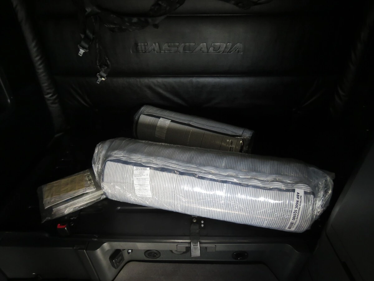 2023 Freightliner Cascadia - image 18