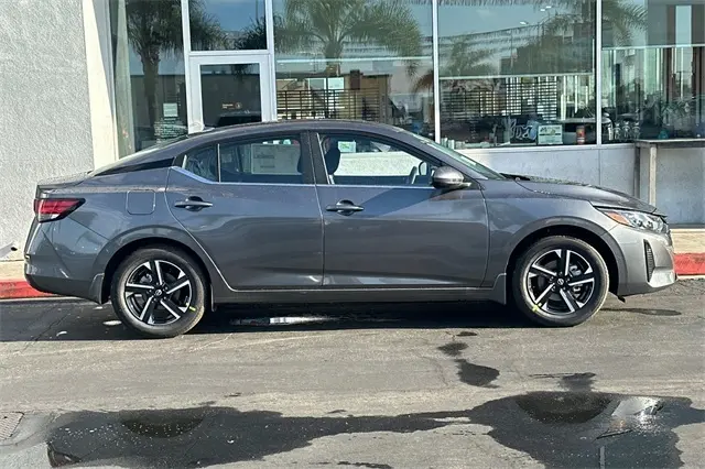 2025 Nissan Sentra SV photo 2