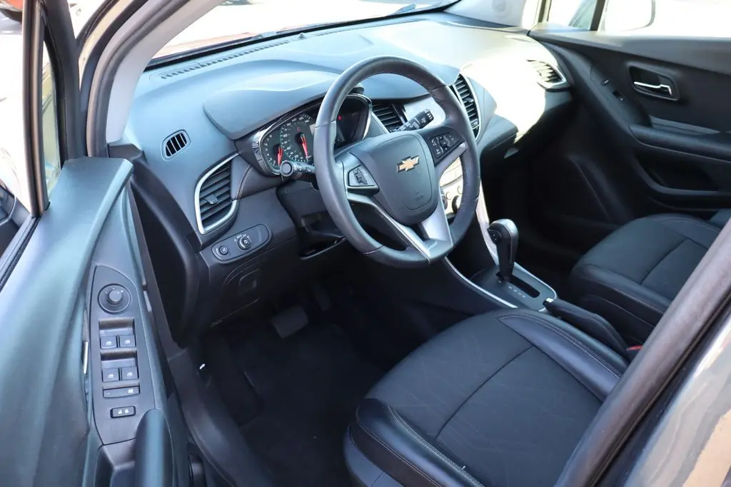 2022 Chevrolet Trax LT photo 9