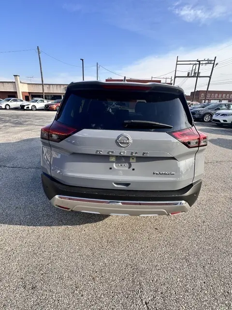 2023 Nissan Rogue Platinum photo 7