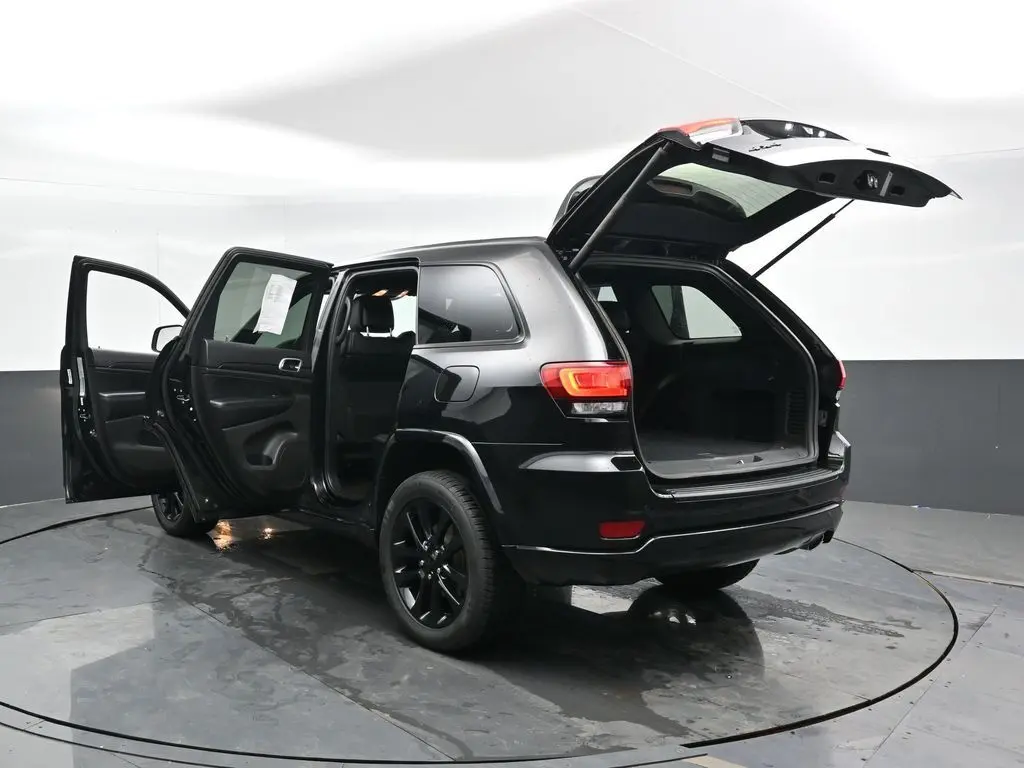 2019 Jeep Grand Cherokee Altitude photo 45