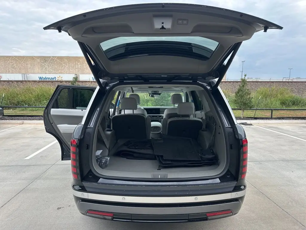 2026 Hyundai Palisade Limited photo 15