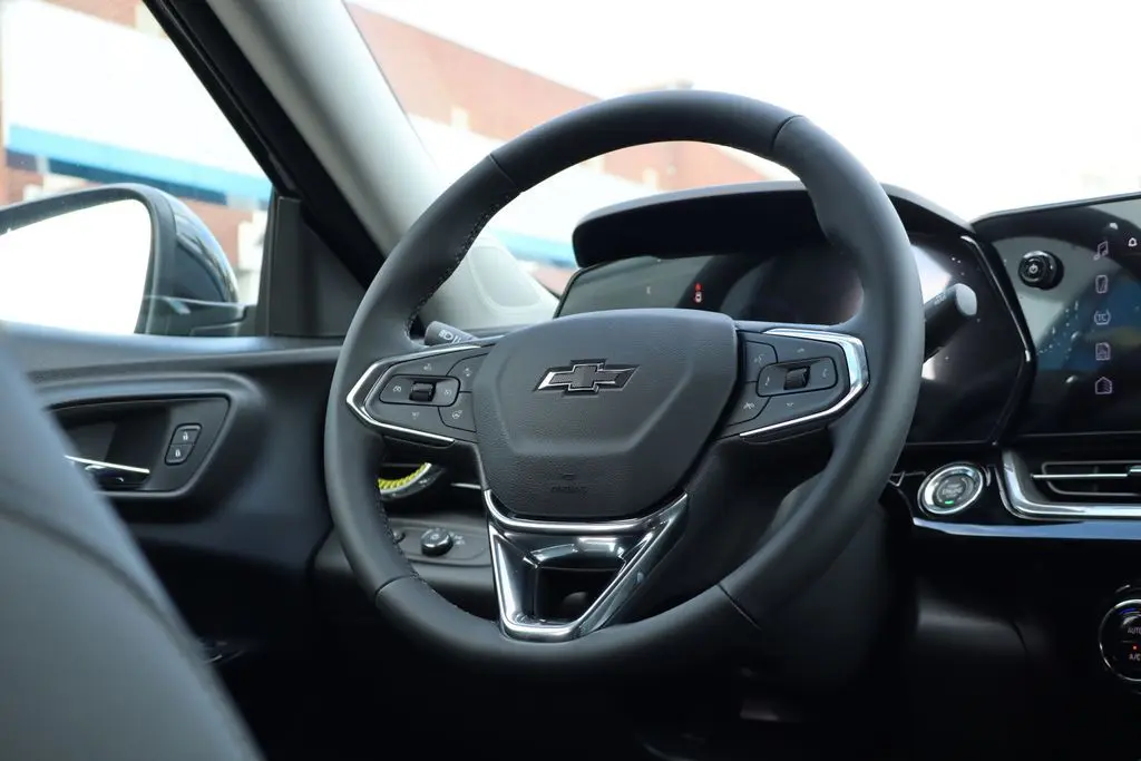 2025 Chevrolet Trax ACTIV photo 33