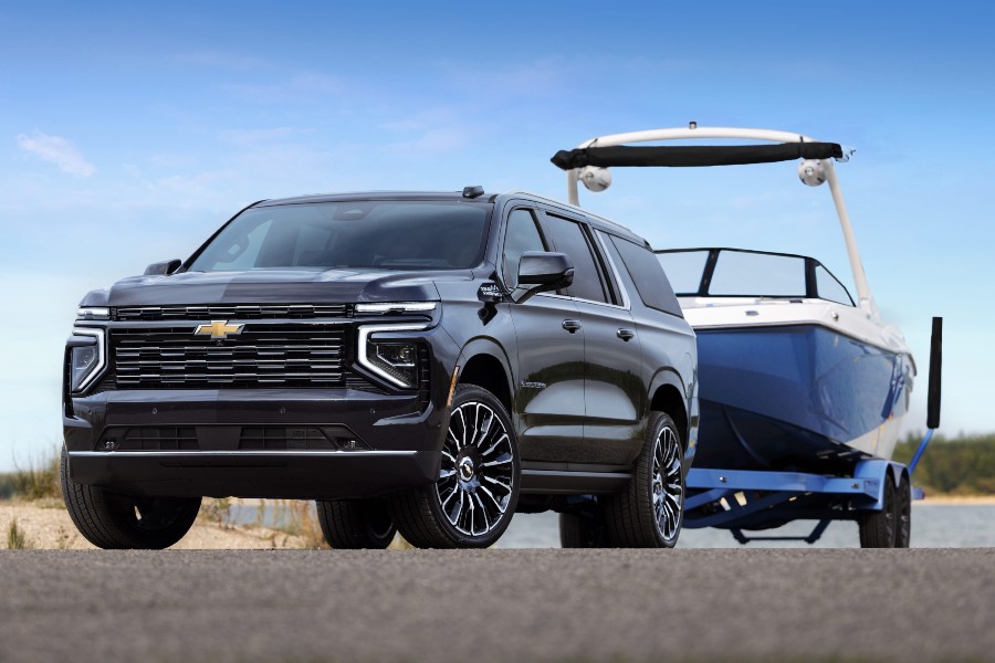 2026 Chevrolet Suburban Exterior Driver Side Front Profile