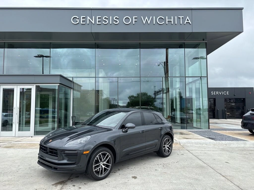 2025 Porsche Macan Base