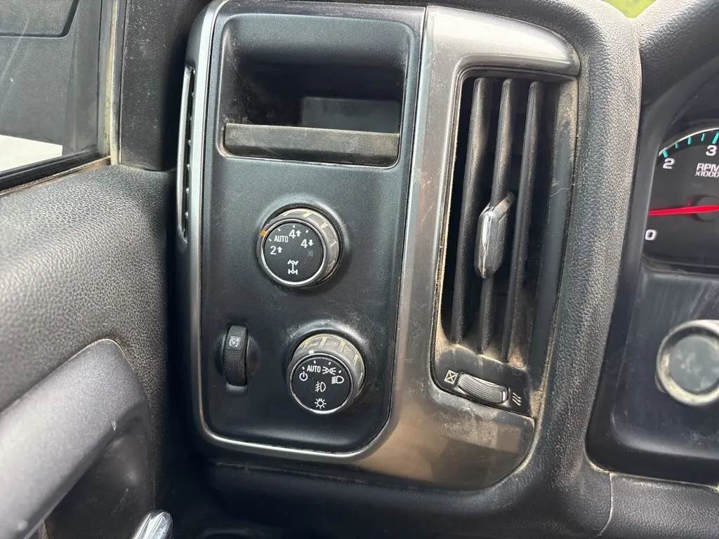 2015 Chevrolet Silverado 1500 LT1 photo 17