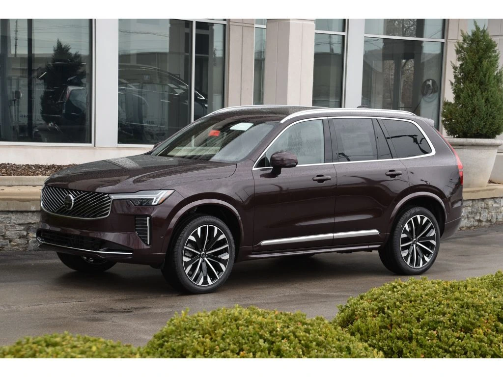 2026 Volvo - image 8