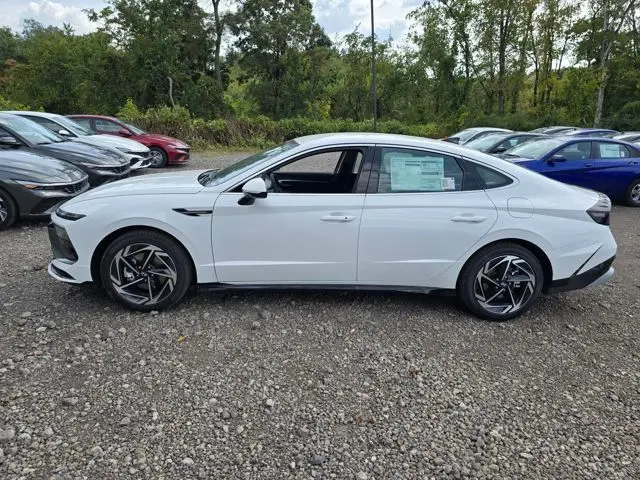 2026 Hyundai Sonata SEL Sport photo 2