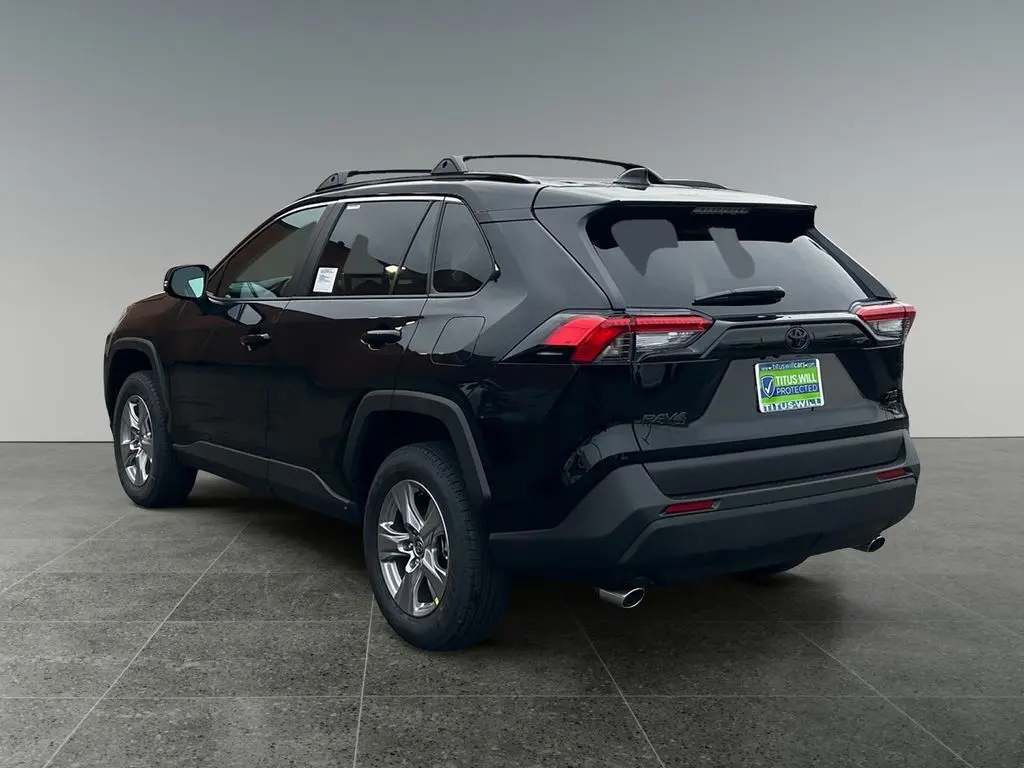 2025 Toyota RAV4 XLE photo 2
