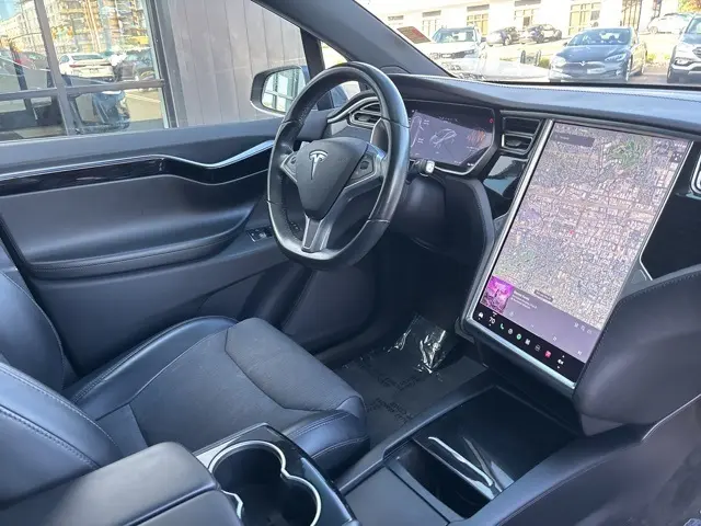 2017 Tesla Model X 75D photo 12