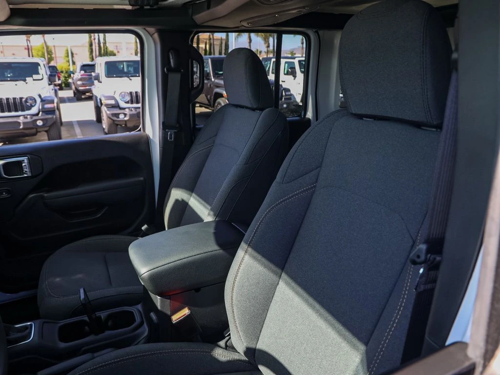 2026 Jeep Wrangler 4-Door Sport - Photo 15