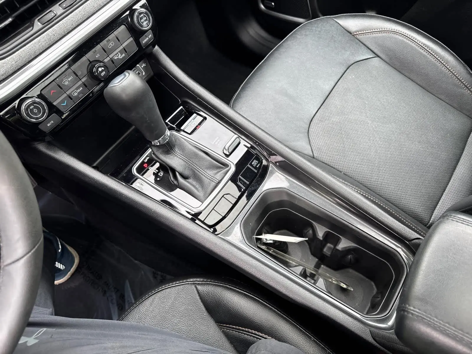 2023 Jeep Compass Latitude Lux photo 24