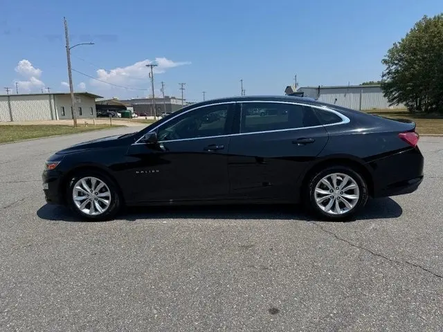 2021 Chevrolet Malibu 1LT photo 2