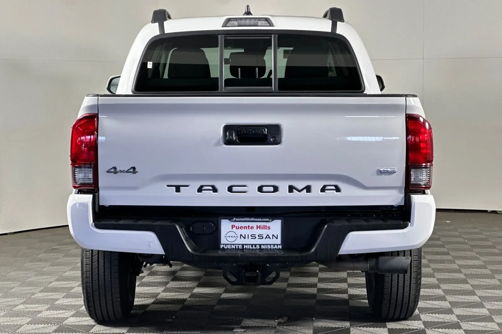 2023 Toyota Tacoma SR V6 photo 3