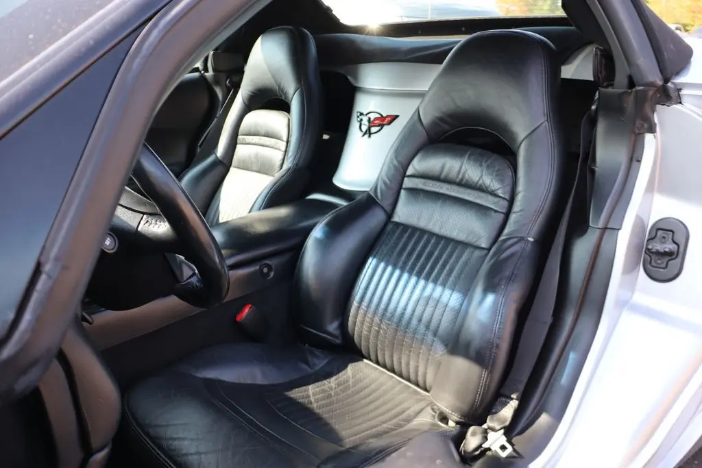 2002 Chevrolet Corvette Base photo 10
