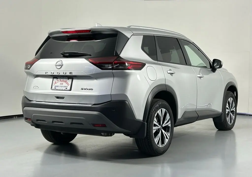 2022 Nissan Rogue SV photo 4