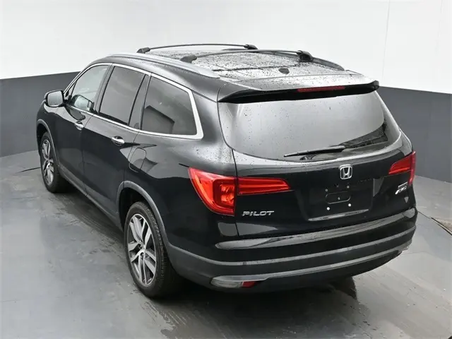 2017 Honda Pilot Touring photo 23