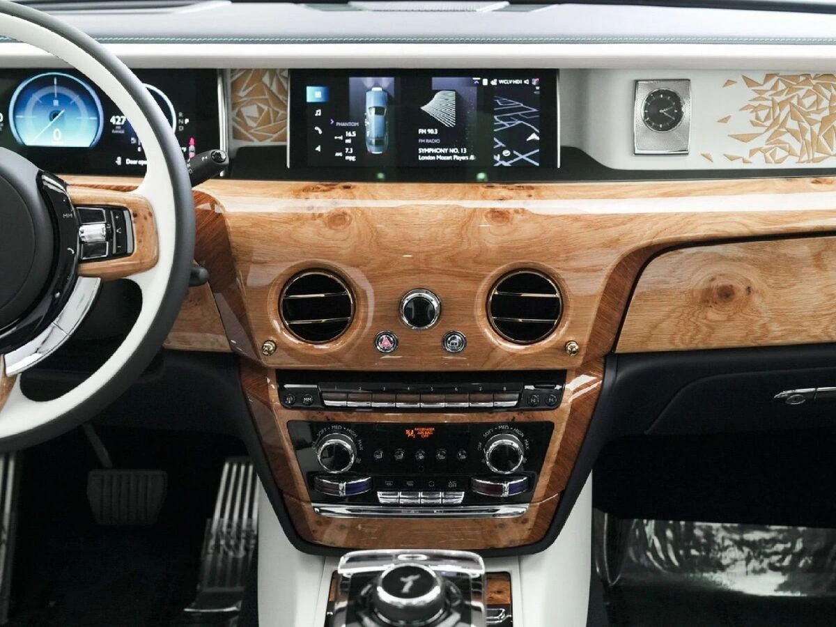 2026 Rolls-Royce Phantom Base - Photo 18