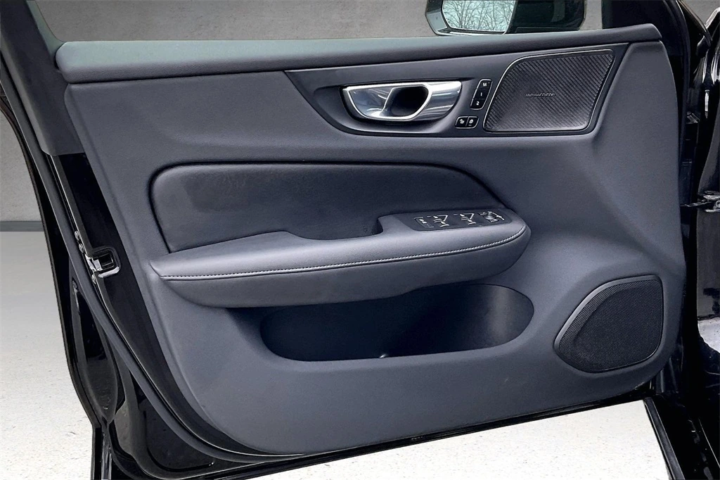 2023 Volvo - image 20