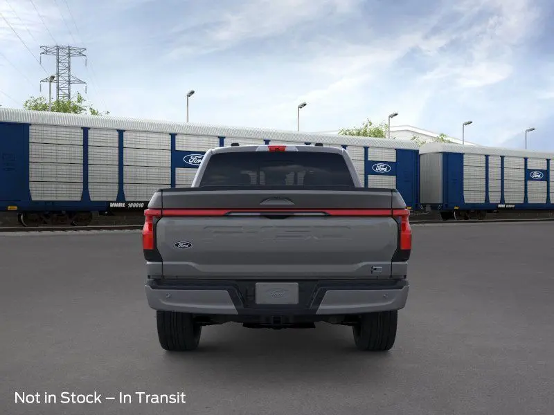 2025 Ford F-150 Lightning Platinum photo 5