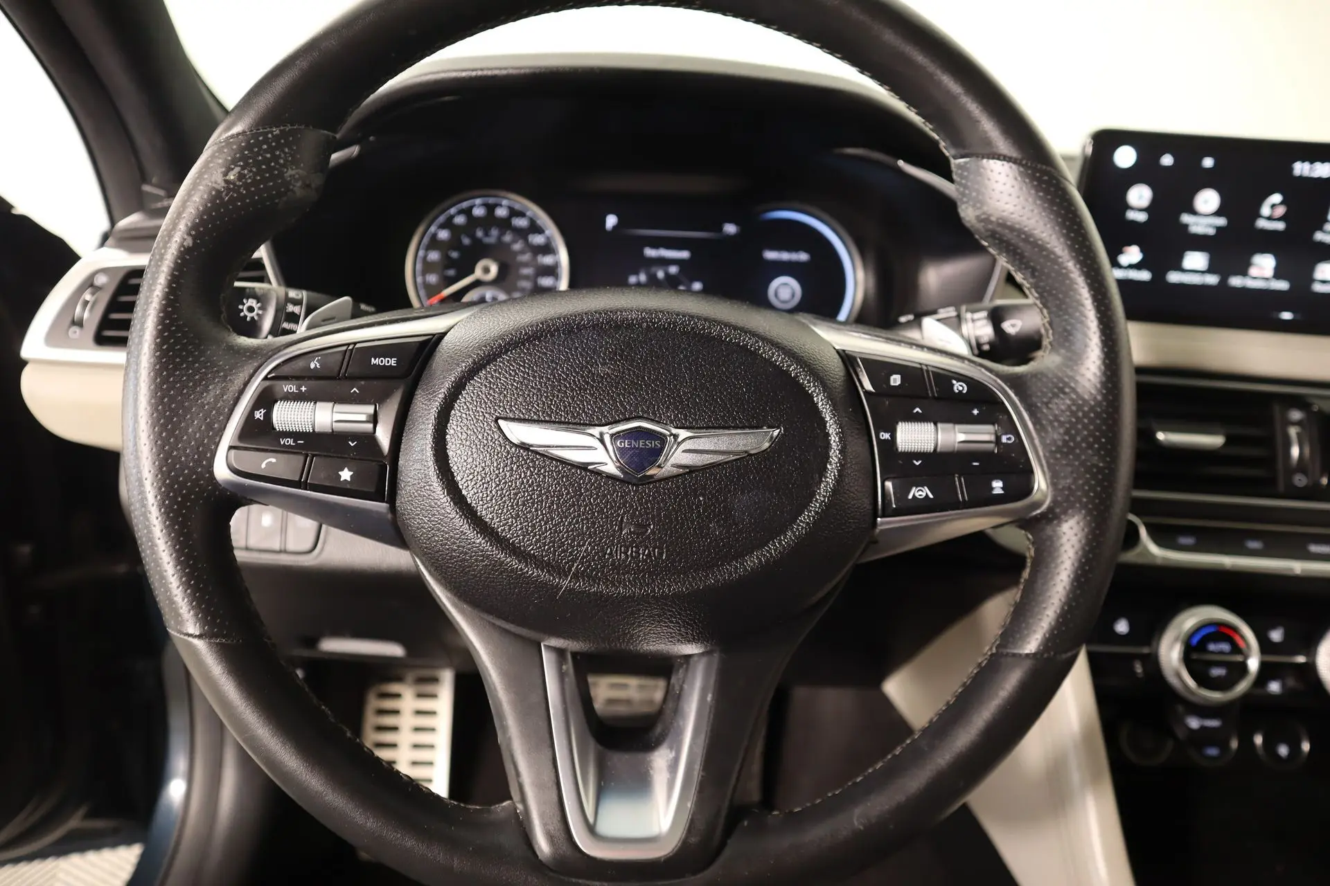 2023 Genesis G70 3.3T photo 3