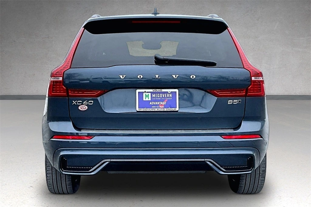 2023 Volvo - image 5