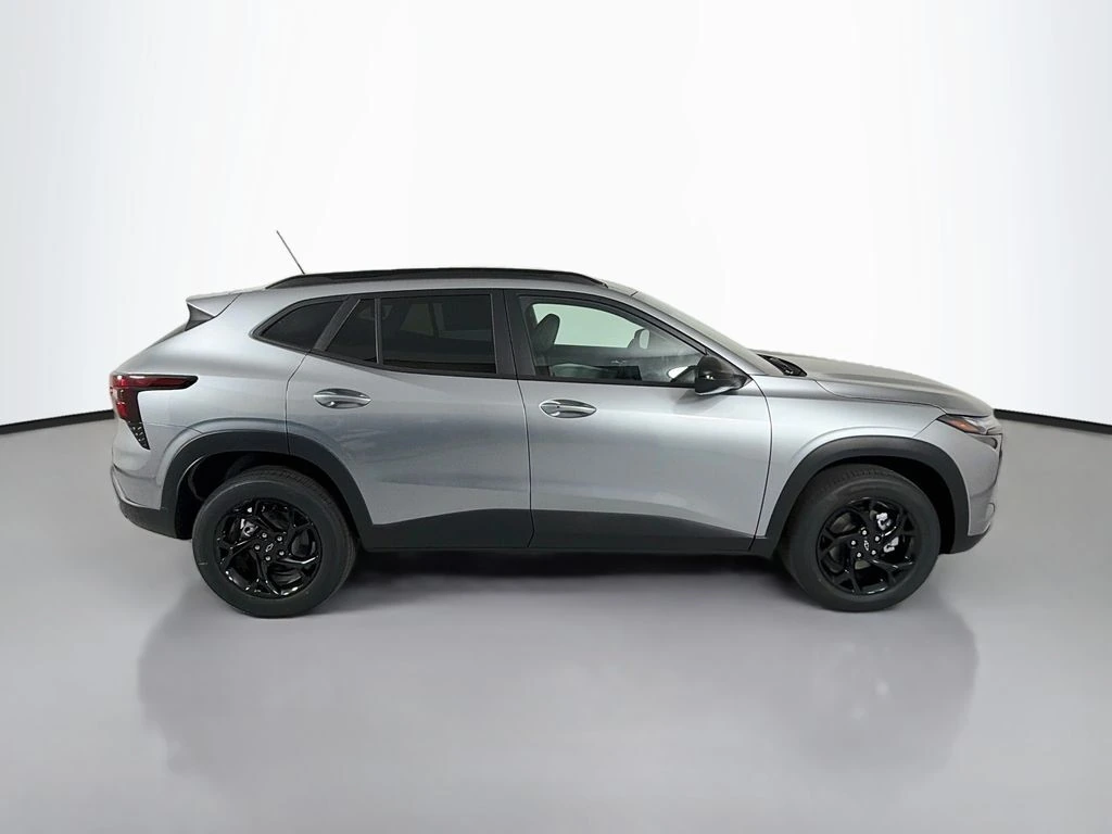 2026 Chevrolet Trax LT - Photo 8