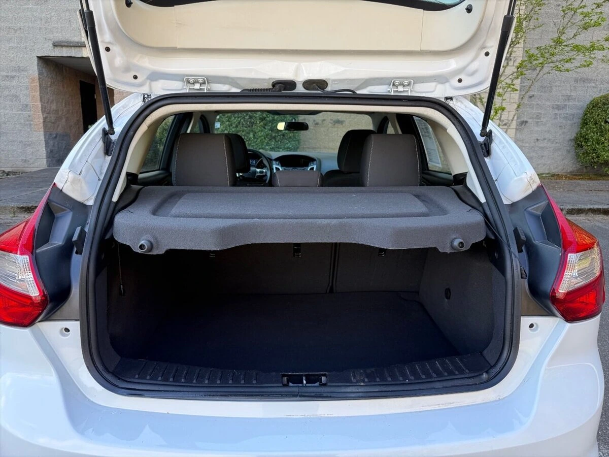 2014 Ford Focus SE - Photo 24
