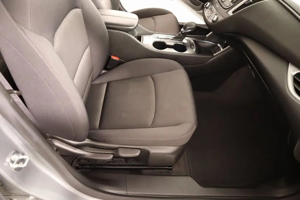 2024 Chevrolet Malibu 1LT photo 4