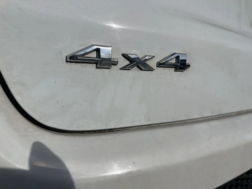 2023 Jeep Compass Latitude photo 4