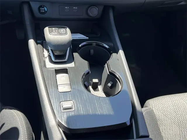 2026 Nissan Rogue SV photo 14
