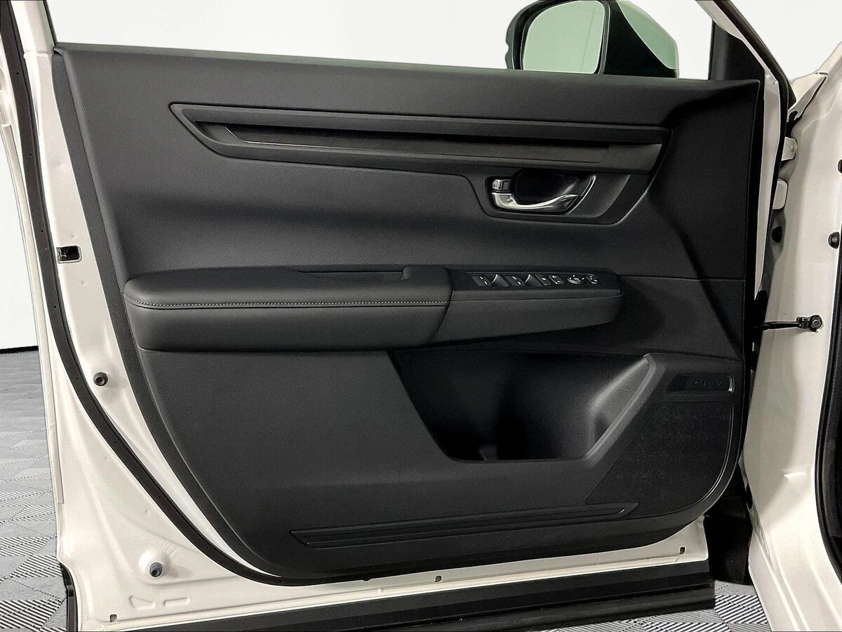 2025 Honda CR-V LX - Photo 20