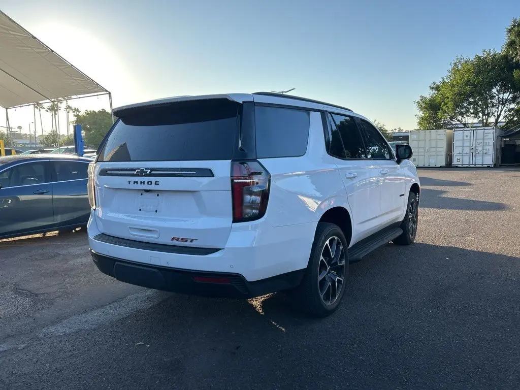 2023 Chevrolet Tahoe RST photo 2