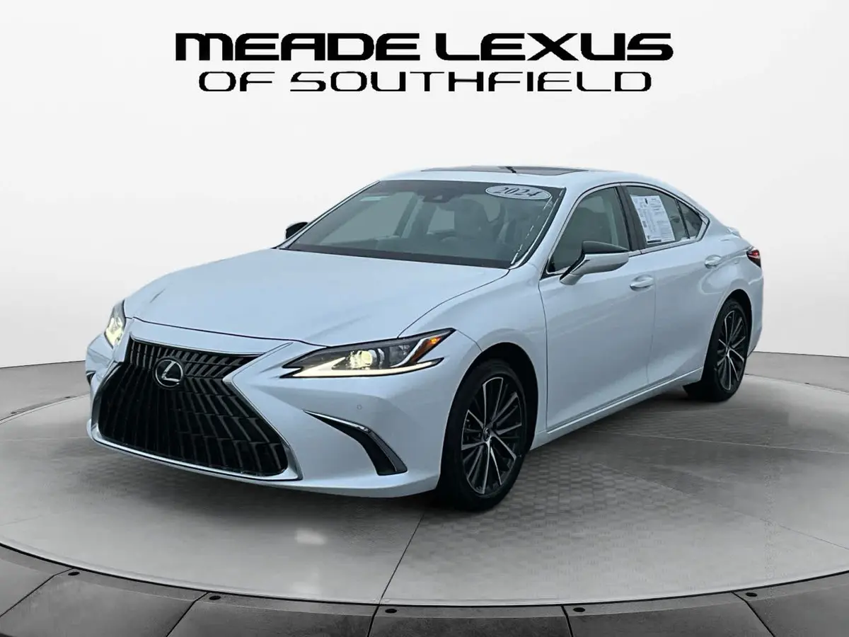 2024 Lexus ES 350's photo