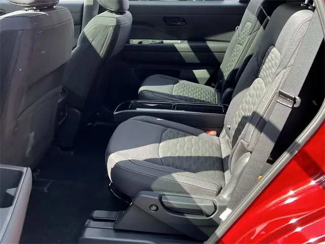 2025 Nissan Pathfinder SV photo 20
