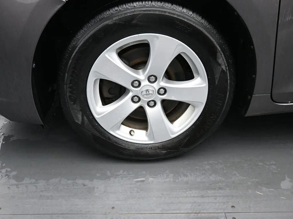 2014 Toyota Sienna LE photo 13