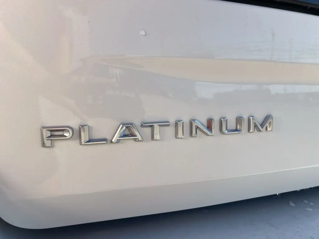 2025 Ford Expedition Platinum photo 6