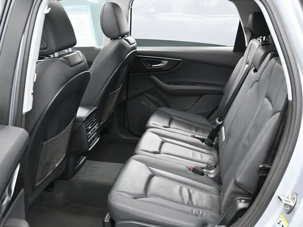 2022 Audi Q7 Premium photo 28
