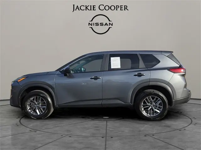 2024 Nissan Rogue S photo 2