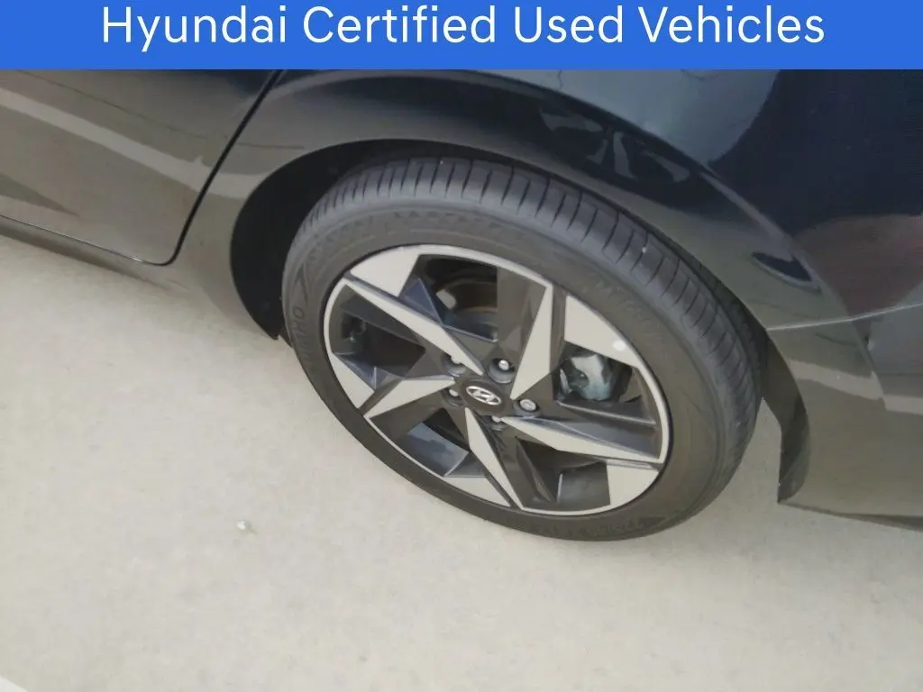 2023 Hyundai Elantra Limited photo 12