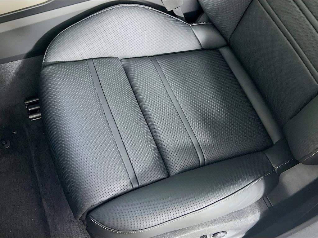 2026 Porsche Cayenne Coupe Turbo E-Hybrid - Photo 22