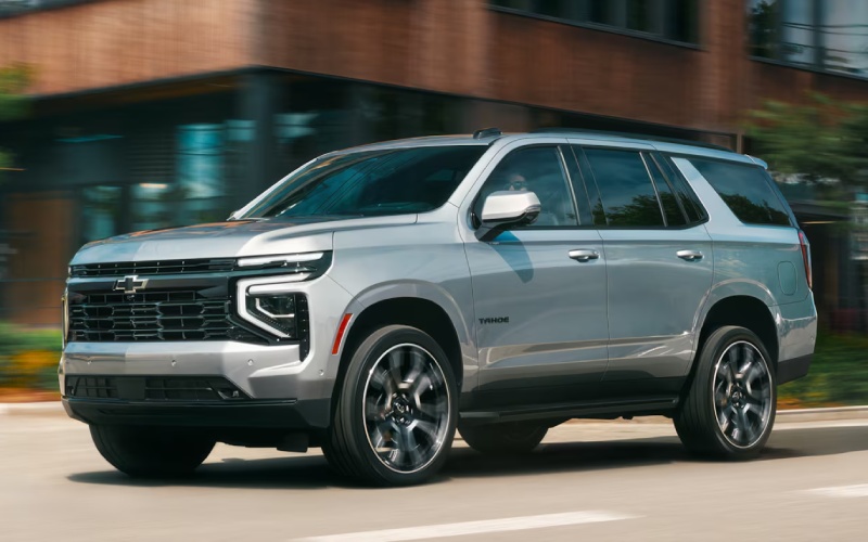 Which full-size SUV feels more comfortable for families around Toledo, OH—2026 Chevrolet Tahoe or 2026 Ford Expedition?