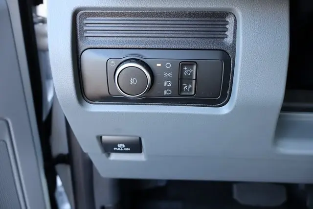 2026 Ford F-550 photo 25