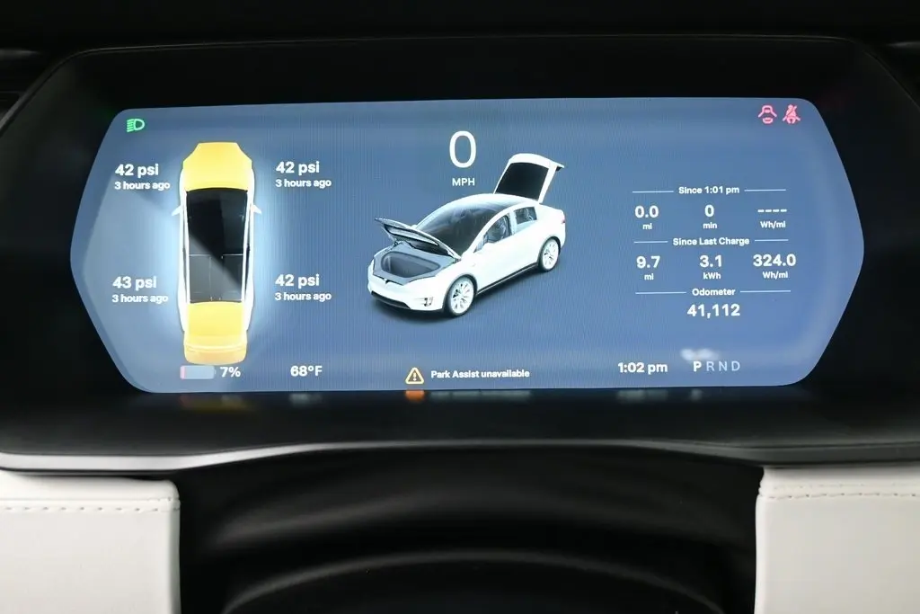 2019 Tesla Model X Long Range photo 26